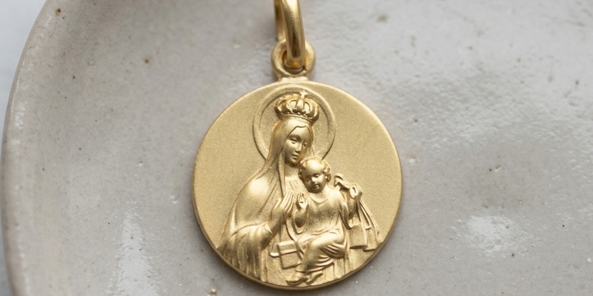 Medalla de comunió en or 18k - Zapata Joyeros Barcelona